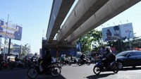 Pembangunan flyover tersebut ditargetkan rampung pada Desember 2020.