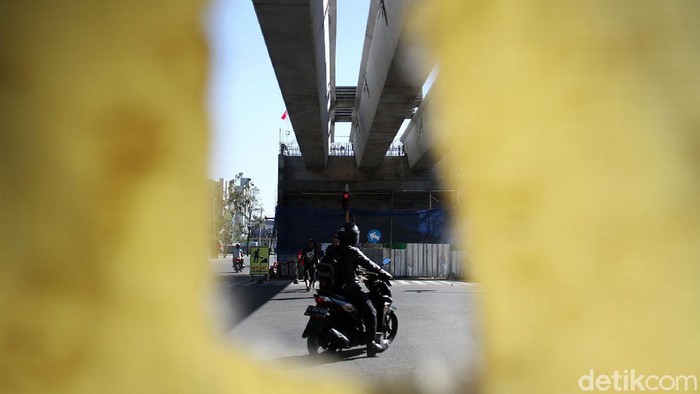 Girder (balok penyangga) flyover Jalan Laswi, Kota Bandung, Jawa Barat, sudah terpasang, Sealsa (25/8/2020). Nantinya, FO itu akan menghubungkan Jalan Laswi menuju Jalan Pelajar Pejuang 45.