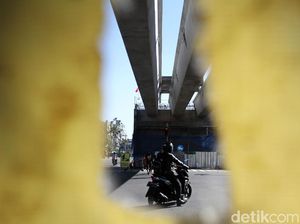 3 Girder Dipasang di Flyover Jalan Laswi Bandung