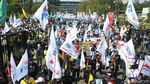 Aksi Buruh di Gedung DPR Tidak Terapkan Jaga Jarak