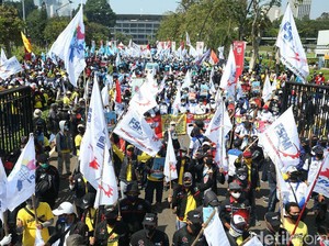 Buruh Terbelah Soal Omnibus Law! Ada yang Tolak Ikut Demo