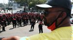 Aksi Buruh di Gedung DPR Tidak Terapkan Jaga Jarak