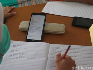 Nadiem Janjikan 35 GB per Bulan Buat Sekolah Online, Cukupkah?