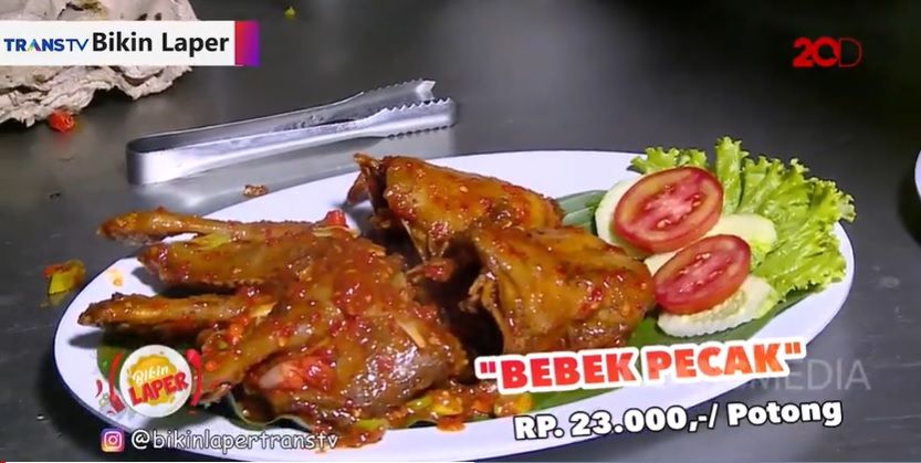 Bikin Laper! Bebek Bakar Kuali dan Bebek Pecak yang Pedasnya Nampol