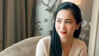 Di usia 33, Bunga Zainal terlihat lebih muda dari usia aslinya. Dalam keterangan foto ini ia menceritakan sosok dirinya yang judes dari kecil. “Tapi makin dewasa judes ya lebih diem aja sih males ngomong,” katanya. Foto: Instagram bungazainal05