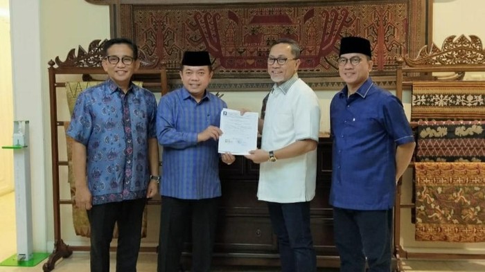 Bupati Merangin Al Haris saat dapat rekomendasi PAN di Jakarta (Dok Istimewa).
