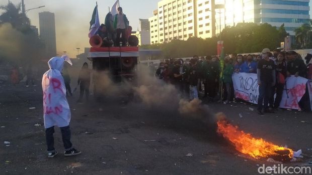 Demo di depan DPR sudah bubar.