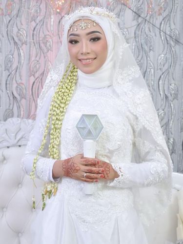 Ellen Ita Nasryah dan Cakra Lazuardi