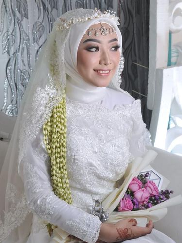 Ellen Ita Nasryah dan Cakra Lazuardi