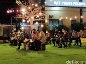 Cara Unik Sosialisasi Tegakkan Disiplin Protokol Kesehatan di Kediri