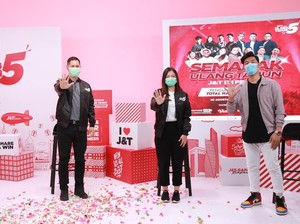 J&T Express Bagi-bagi Hadiah, Ada Emak-emak Minta Oven Buat Bikin Kue