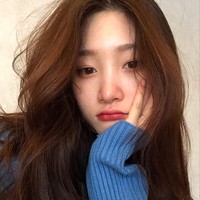 Meski begitu, dokter bedah plastik itu sendiri menilai jika sebenarnya hidung Chaeyeon bukannya sangat bagus. Tapi karena Chaeyeon berwajah cantik, beberapa wanita tampaknya menilai jika hidungnya tampak natural. Foto: Instagram @j_chaeyeoni