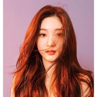 Dokter tersebut menjelaskan bahwa batang hidung Chaeyeon terlihat lurus tapi masih ada sedikit tonjolan. Ujung hidung wanita yang pernah tergabung dalam IOI ini pun tampak membulat dan sedikit turun sedangkan cupingnya cenderung lebar. Bentuk itu lah yang membuat hidungnya tampak cantik dan natural untuk ditiru. Foto: Instagram @j_chaeyeoni