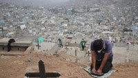 Puluhan ribu makam berada di komplek pemakaman tersebut. Raul Sifuentes/Getty Images  