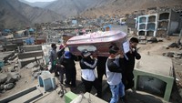 Bahkan banyak kuburan bertingkat yang dibuat secara massal. Raul Sifuentes/Getty Images  