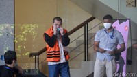 Dengan demikian, total ada lebih dari 60 eks anggota DPRD Sumut ditetapkan sebagai tersangka dalam kasus ini. Para tersangka itu diduga menerima suap dari mantan Gubernur Sumut Gatot Pujo Nugroho senilai Rp 300-350 juta per orang.