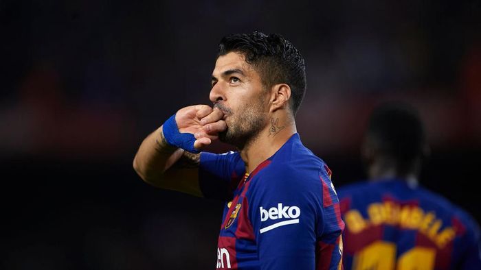 Luis Suarez BARCELONA, SPAIN - OCTOBER 06: Luis Suarez of FC Barcelona cel during the Liga match between FC Barcelona and Sevilla FC at Camp Nou on October 06, 2019 in Barcelona, Spain. (Photo by Aitor Alcalde/Getty Images)