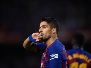 Juventus Mau Suarez atau Dzeko?