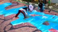 Pembuatan mural di jalan tersebut diketahui bertujuan untuk memperindah wilayah tersebut.