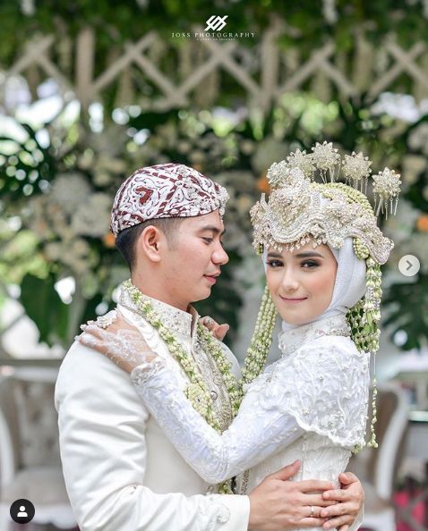 Nadya Mustika Rahayu, istri Rizki DA.