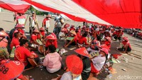 Diketahui, lahan dan tempat tinggal yang dikelola oleh para petani tersebut sejak tahun 1951 digusur paksa oleh PTPN II meski mereka telah mengantongi SK Landreform sejak tahun 1984 dan sebanyak 36 petani di Sei Mencirim yang ikut tergusur sudah memiliki Sertifikat Hak Milik (SHM).