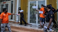 Saat itu eksekutor penembakan Dikky Mahfud menembak korban sebanyak 5 kali hingga tewas seketika.
