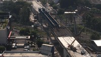 Progres pembangunan Flyover Purwosari ini lebih cepat dari rencana awal. Pimpinan proyek ini pun optimis semua struktur flyover bisa rampung pada Desember 2020.