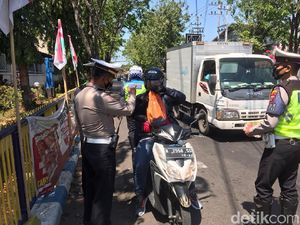 Razia Masker di Kota Probolinggo, Pelanggar Dihukum Nyanyi dan Berjanji