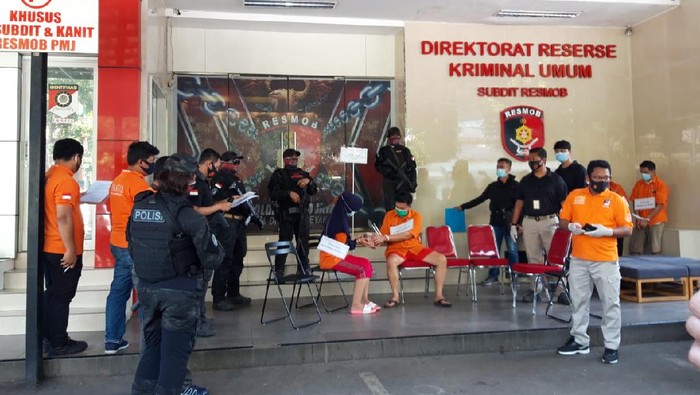 Rekonstruksi Penembakan Bos Pelayaran di Kelapa Gading