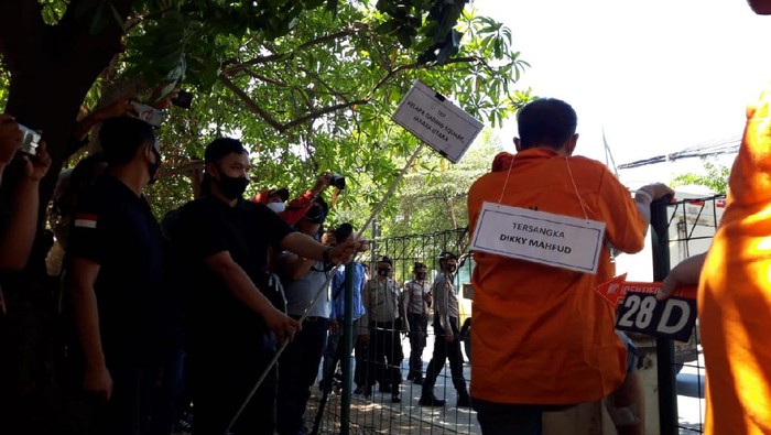 Rekonstruksi penembakan di Kelapa Gading