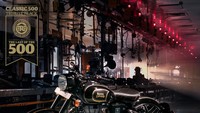 Kini brand asal Inggris dan produksi India ini, bakal memperkenalkan edisi terbatas Royal Enfield Tribute Black Limited Edition 500cc sebagai model penutup. Foto: Dok. Royal Enfield