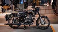 Soal tampilan, motor ini akan ditawarkan dalam cat hitam yang dipadukan dengan warna emas.  Foto: Dok. Royal Enfield