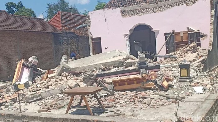rumah dihancurkan di madiun