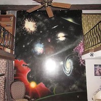 Semakin lama berkeliling di dalam rumah ini kamu akan melihat ruangan-ruangan yang memiliki konsep semakin aneh dan di luar dugaan. Foto: dok. Zillow