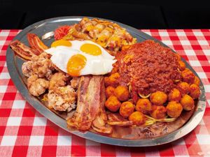 Mau Coba? Spaghetti 4,5 Kilogram dengan Topping Telur hingga Bacon