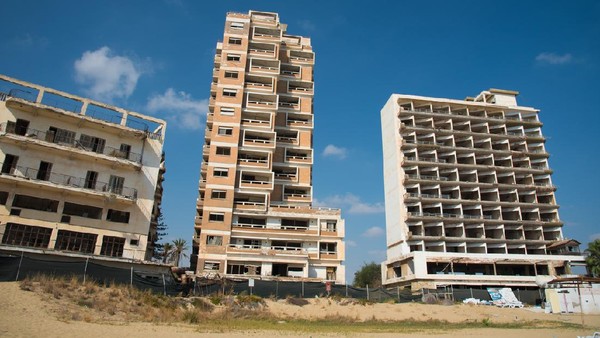 Foto: Heningnya Varosha, Kota Hantu yang Populer di Tahun 70-an