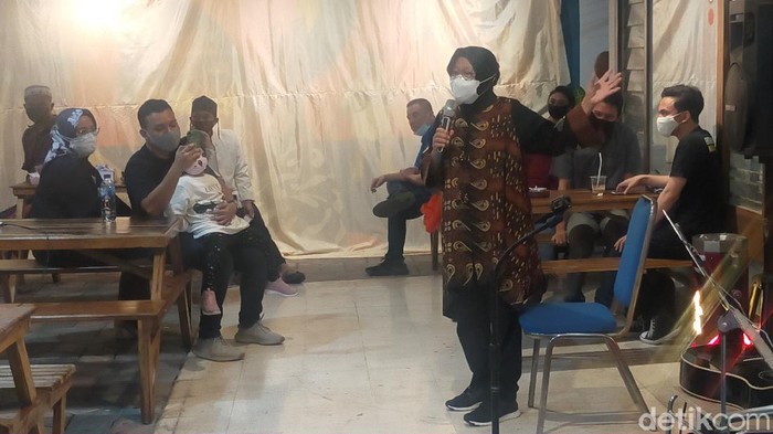 Wali Kota Surabaya Tri Rismaharini mengaku ingin berwirausaha setelah selesai menjabat. Ia ingin usaha batik.