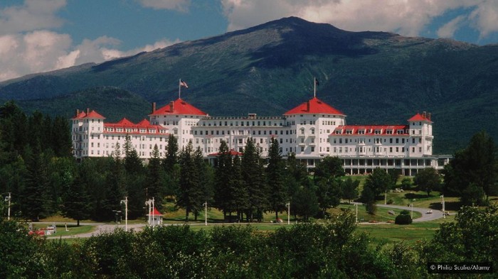 Ada Hotel Mewah di Kaki Gunung Washington, Begini Penampakannya Mount Washington Hotel merupakan hotel yang berdiri di Bretton Woods, tepatnya di kaki Gunung Washington puncak tertinggi di Amerika Serikat.