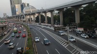 Gubernur DKI Jakarta Anies Baswedan memohon izin ke Menteri Pekerjaan Umum dan Perumahan Rakyat (PUPR) Basuki Hadimuljono melalui sepucuk surat agar dibukakan satu ruas jalan tol untuk dilalui sepeda. 