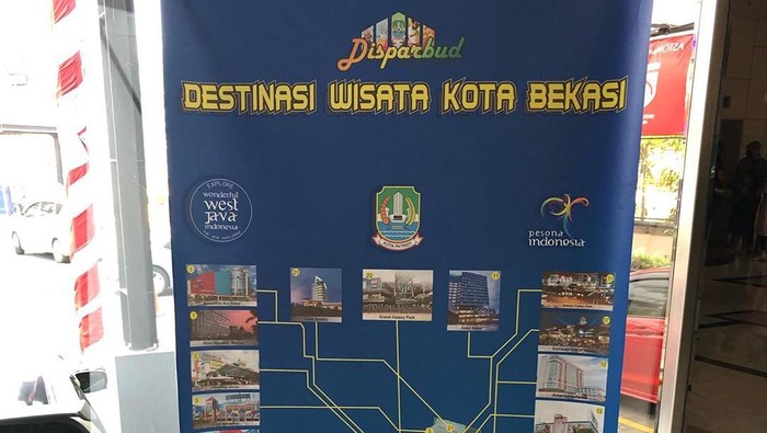 Poster destinasi wisata Bekasi.