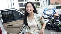Bunga Zainal geram lantaran dirinya disebut mirip pemain film porno. Foto: Palevi S/detikFoto
