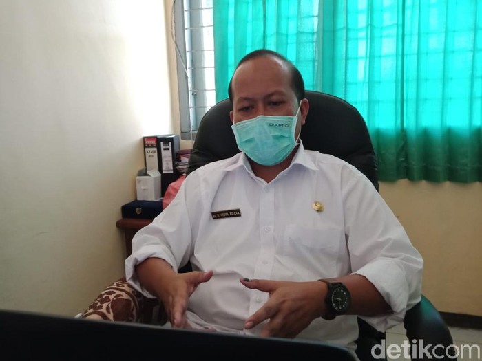 Dinkes Jatim juga mengeluarkan rekomendasi terkait kasus seorang ibu melahirkan sendiri hingga bayinya meninggal, di Rumah Sakit Pelengkap Medical Center (RS PMC) Jombang. Salah satunya, mereka meminta RS PMC membuat ruang isolasi khusus ibu melahirkan yang positif atau dicurigai terinfeksi COVID-19.