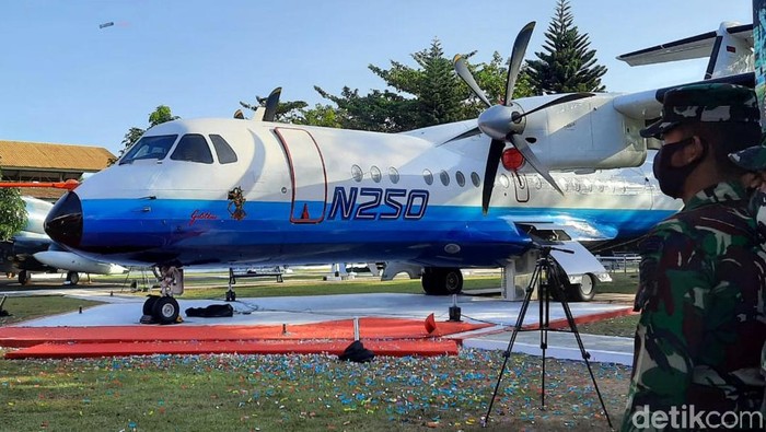 Pesawat N250 karya BJ Habibie telah selesai dirakit ulang. Kini pesawat bernama Gatotkaca itu dimonumenkan di Museum Pusat TNI AU Dirgantara Yogyakarta.