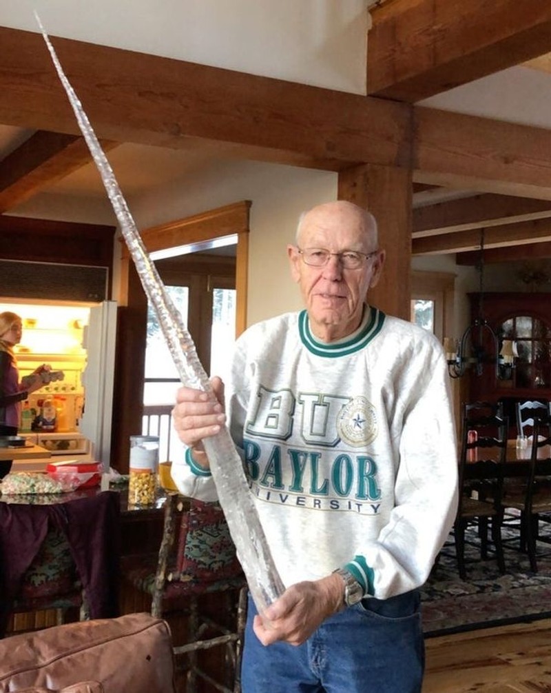 fotoinet unik benda biasa raksasa