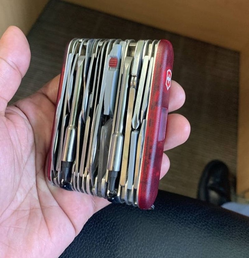 fotoinet unik benda biasa raksasa