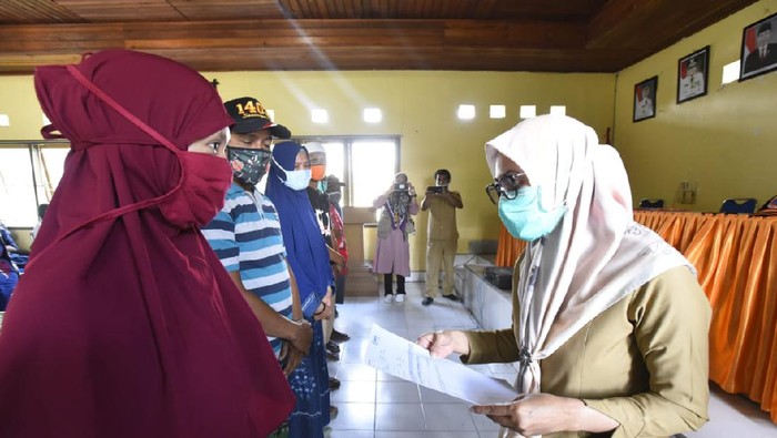 Korban banjir bandang Luwu Utara terima DTH dari Pemkab