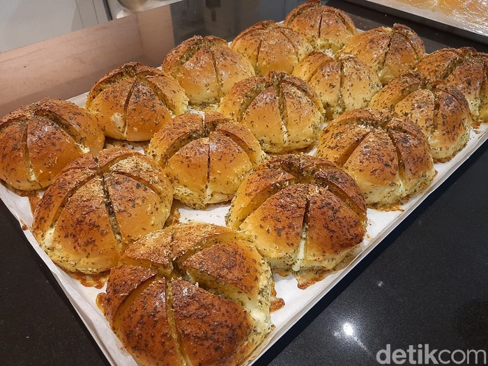 korean garlic cheese bread Livianca Venaessa Pembuat Korean Garlic Cheese Bread yang Fenomenal