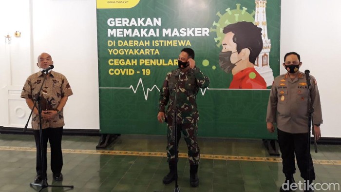KSAD Jenderal TNI Andika Perkasa, Wakapolri Komjen Gatot Eddy Pramono dan Wagub DIY Paku Alam X, Rabu (26/8/2020).