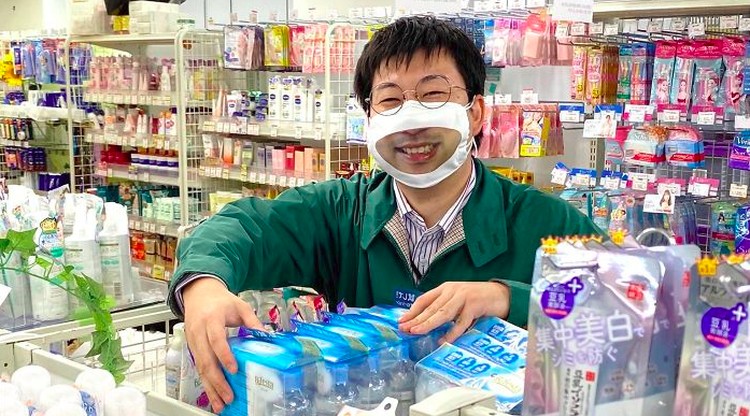 Masker Senyum Takeya.co.jp via Bored Panda