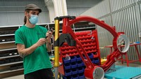 Begini proses perakitan rangka motor listrik eRockit.